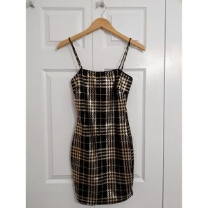 Fashion Nova bodycon black & gold dress